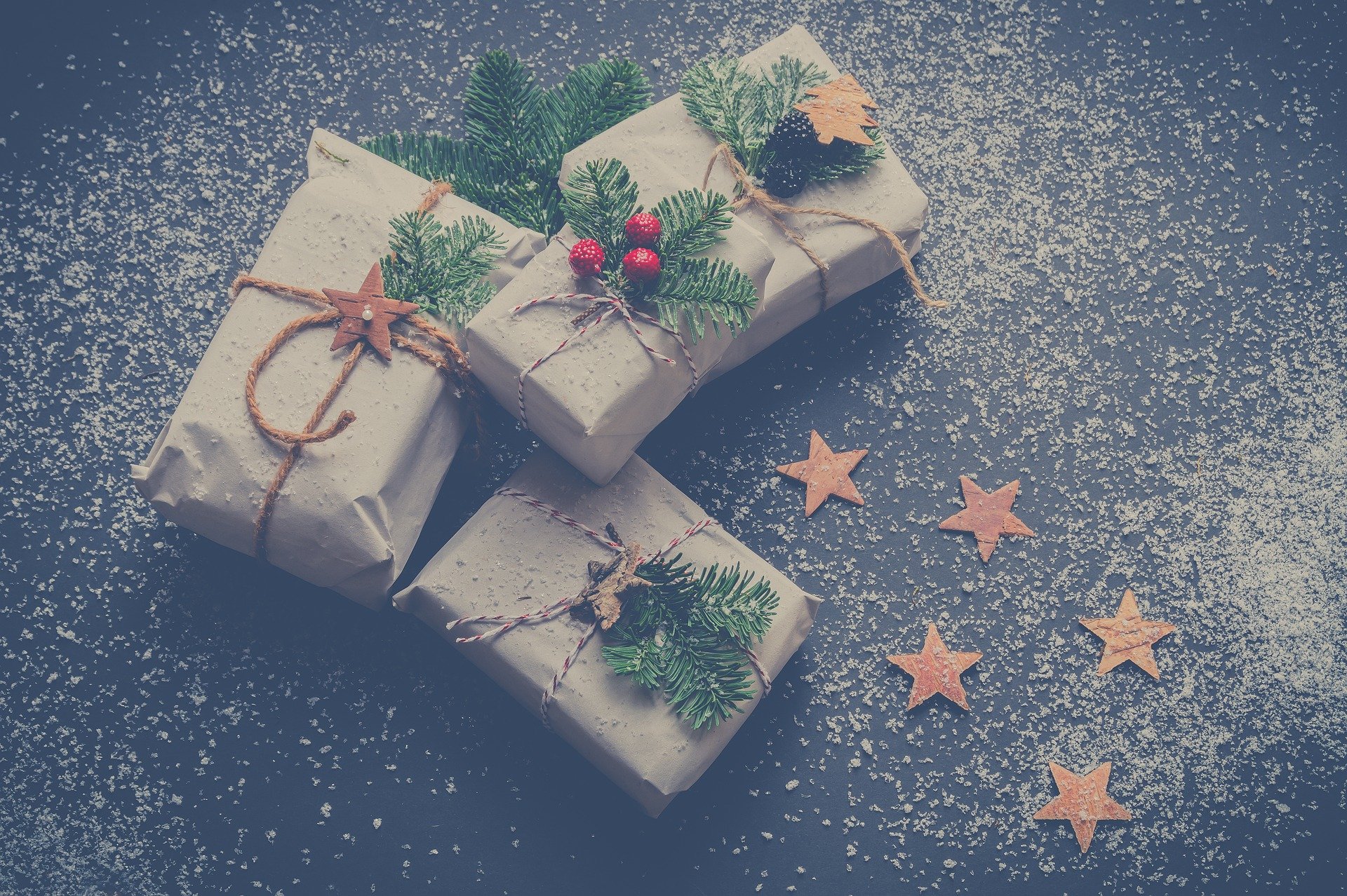 A Natale spedisci i tuoi regali con corriere espresso!